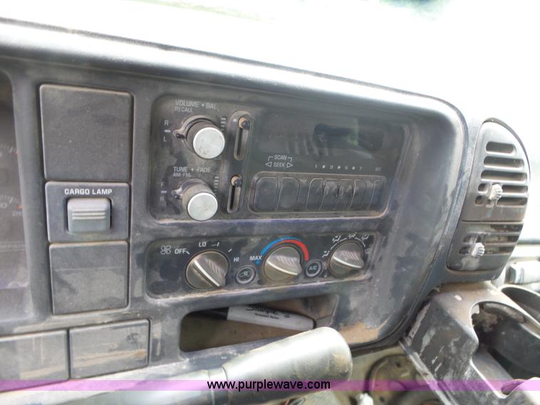 image for item AG9232 1996 Chevrolet 1500 flatbed pickup truck