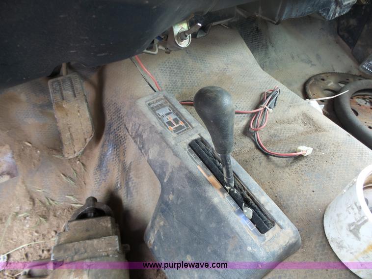 image for item AG9232 1996 Chevrolet 1500 flatbed pickup truck