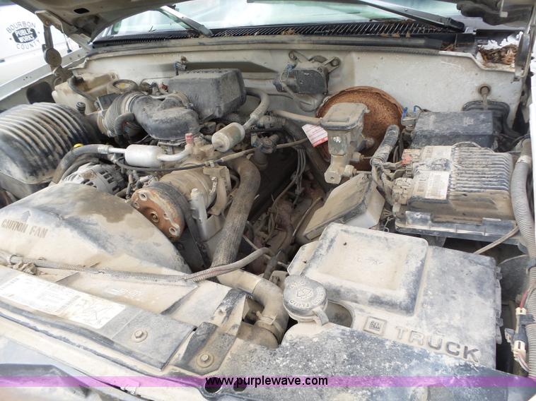 image for item AG9232 1996 Chevrolet 1500 flatbed pickup truck