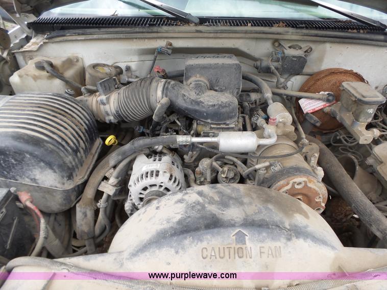 image for item AG9232 1996 Chevrolet 1500 flatbed pickup truck