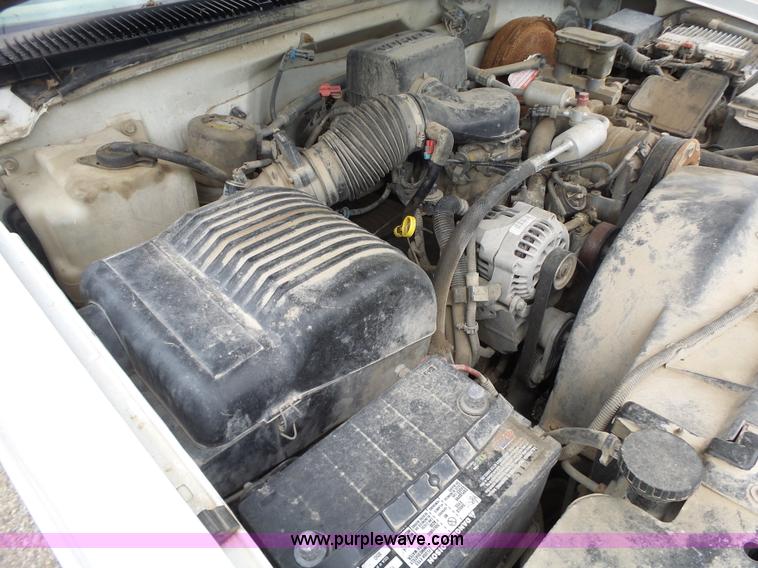 image for item AG9232 1996 Chevrolet 1500 flatbed pickup truck