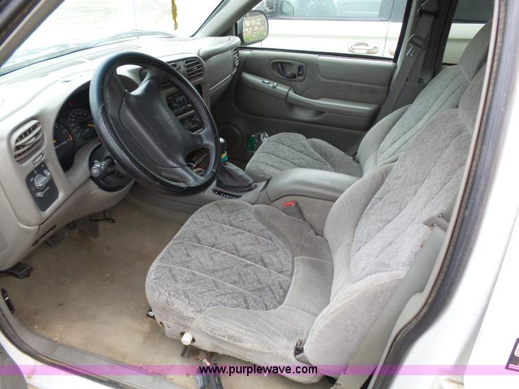 image for item AR9318 1998 GMC Jimmy SLS SUV