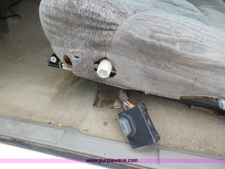 image for item AR9318 1998 GMC Jimmy SLS SUV