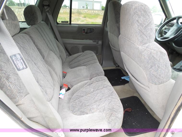 image for item AR9318 1998 GMC Jimmy SLS SUV