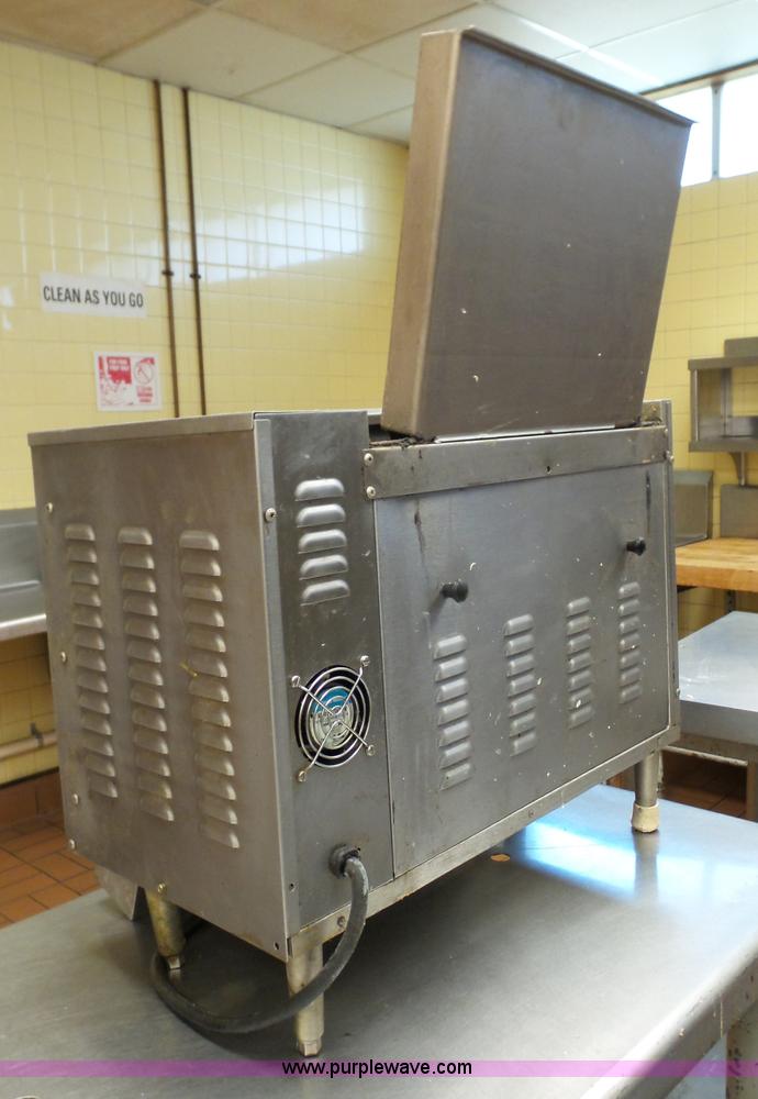 image for item BF9813 APW Wyott M-95-3 bun grill