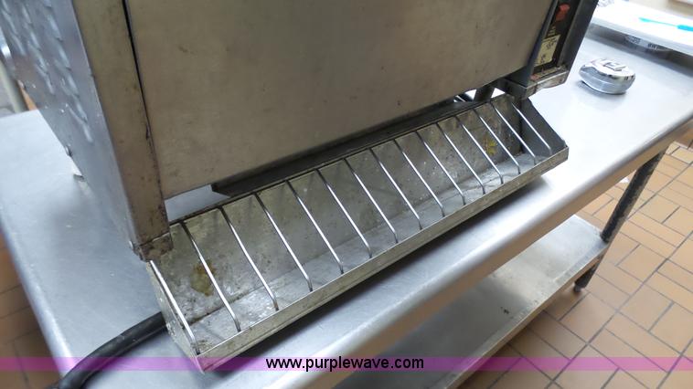 image for item BF9813 APW Wyott M-95-3 bun grill