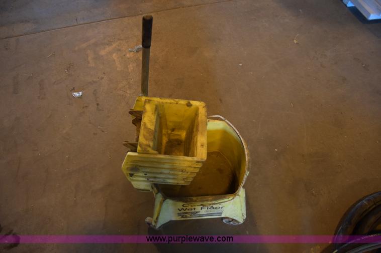 Janitorial equipment in Hutchinson, KS Item BF9831 sold Purple Wave