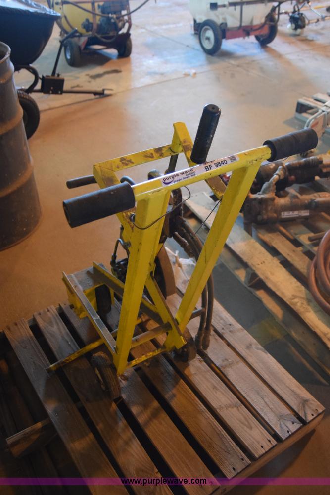 Hydraulic concrete saw in Hutchinson, KS | Item BF9840 sold | Purple Wave