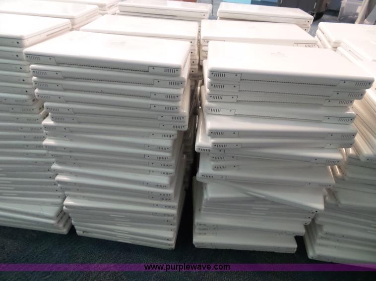 image for item BG9463 Approximately 380 Apple laptops