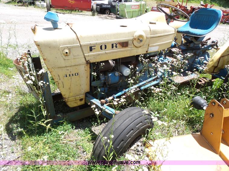 image for item BR9157 Ford 4110 tractor