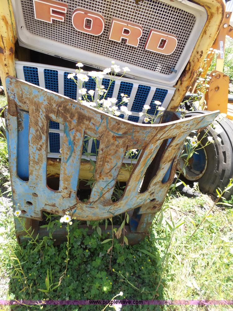 image for item BR9157 Ford 4110 tractor