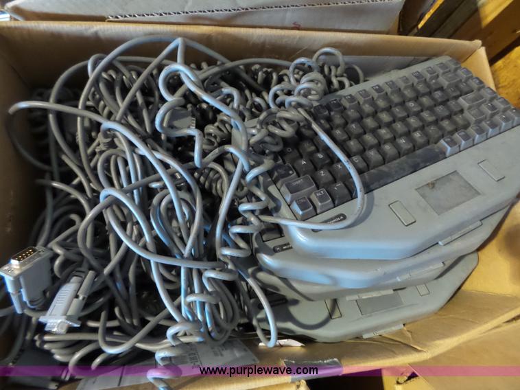 image for item BR9165 Radio equipment, approx 1,500 items