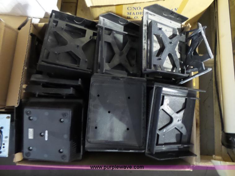 image for item BR9165 Radio equipment, approx 1,500 items