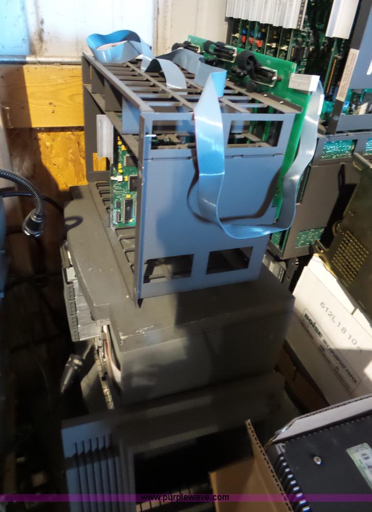 image for item BR9165 Radio equipment, approx 1,500 items