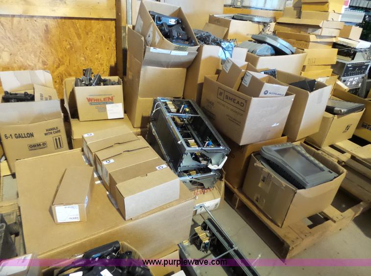 image for item BR9165 Radio equipment, approx 1,500 items