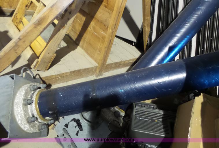 image for item BR9165 Radio equipment, approx 1,500 items