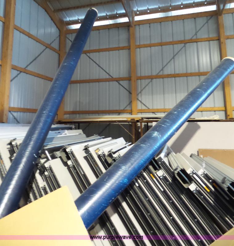 image for item BR9165 Radio equipment, approx 1,500 items