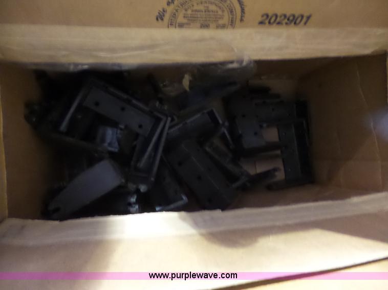 image for item BR9165 Radio equipment, approx 1,500 items