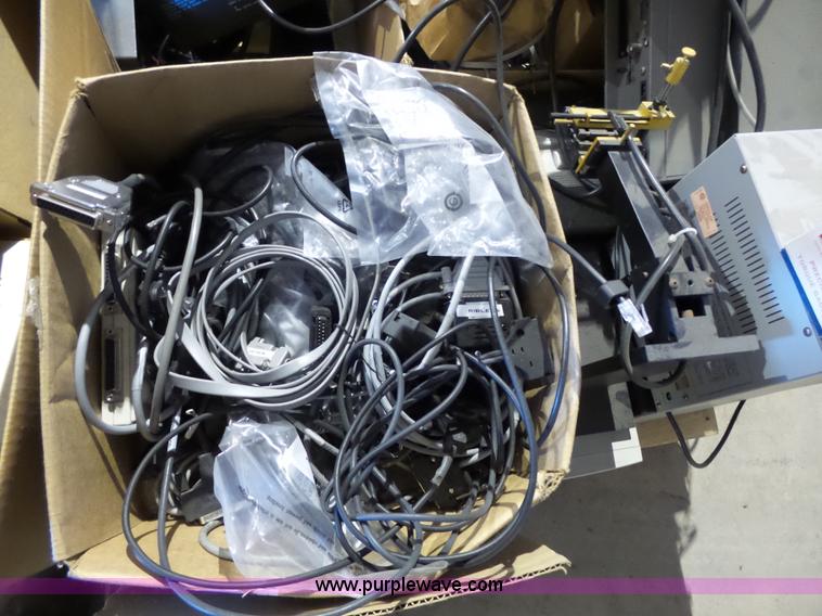 image for item BR9165 Radio equipment, approx 1,500 items