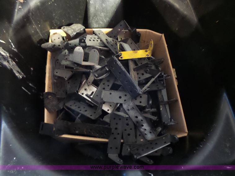 image for item BR9165 Radio equipment, approx 1,500 items