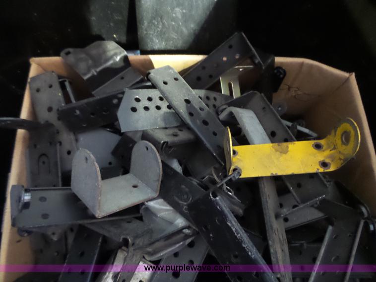 image for item BR9165 Radio equipment, approx 1,500 items