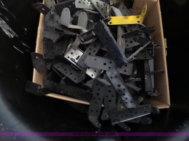 image for item BR9165 Radio equipment, approx 1,500 items