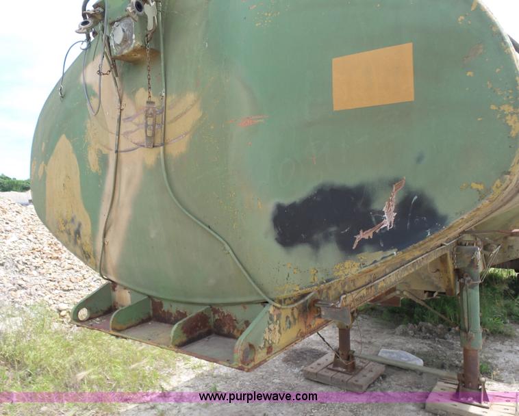 image for item BR9339 1967 tank trailer