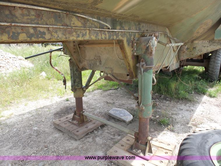 image for item BR9339 1967 tank trailer