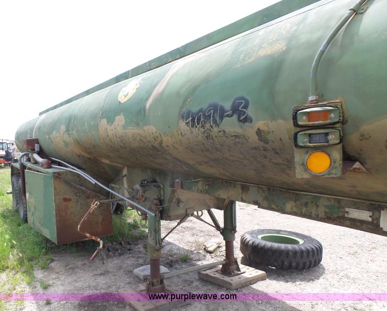 image for item BR9339 1967 tank trailer