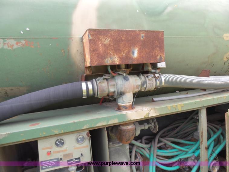 image for item BR9339 1967 tank trailer