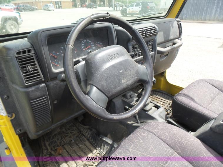 image for item BR9340 2001 Jeep Wrangler Sport SUV