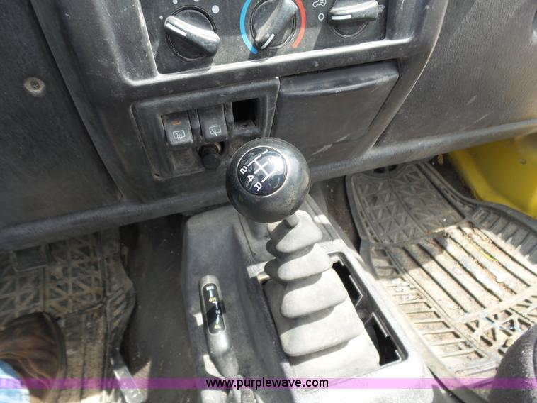 image for item BR9340 2001 Jeep Wrangler Sport SUV