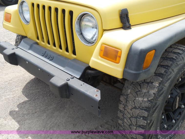 image for item BR9340 2001 Jeep Wrangler Sport SUV