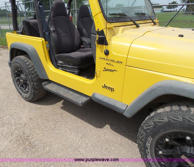image for item BR9340 2001 Jeep Wrangler Sport SUV