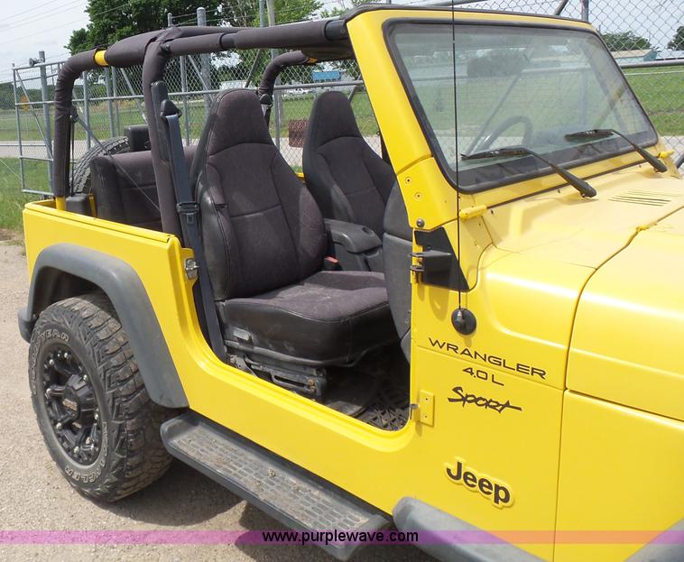 image for item BR9340 2001 Jeep Wrangler Sport SUV