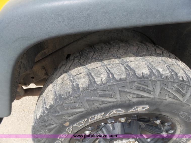 image for item BR9340 2001 Jeep Wrangler Sport SUV