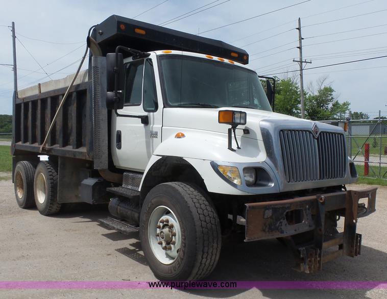 image for item BR9342 2006 International 7400 dump truck