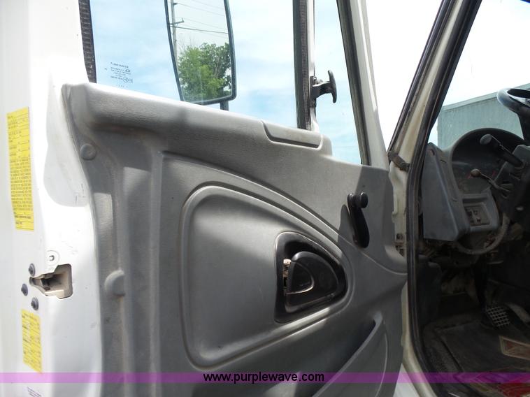 image for item BR9342 2006 International 7400 dump truck