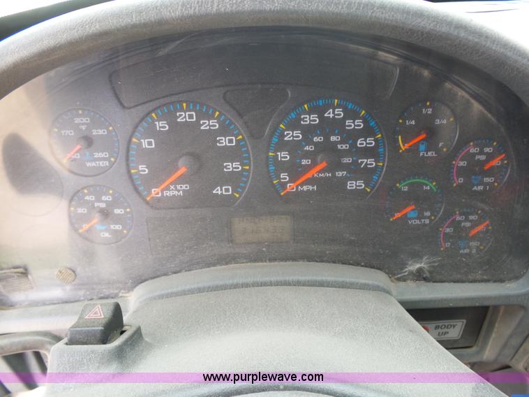 image for item BR9342 2006 International 7400 dump truck