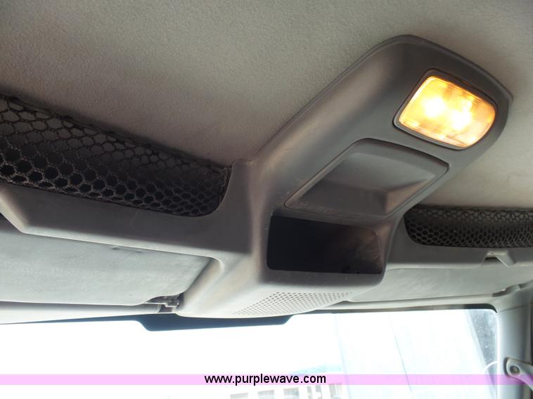 image for item BR9342 2006 International 7400 dump truck