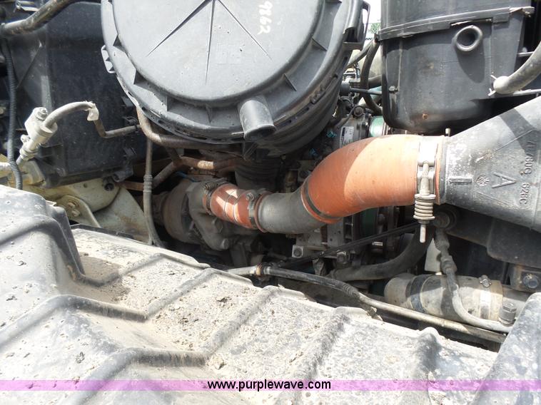 image for item BR9342 2006 International 7400 dump truck