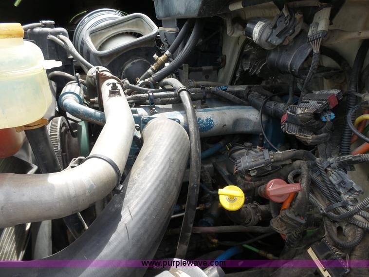 image for item BR9342 2006 International 7400 dump truck