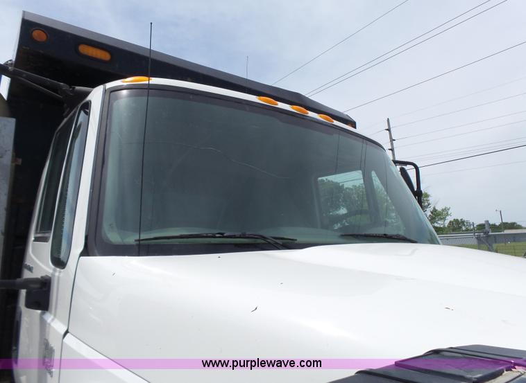 image for item BR9342 2006 International 7400 dump truck