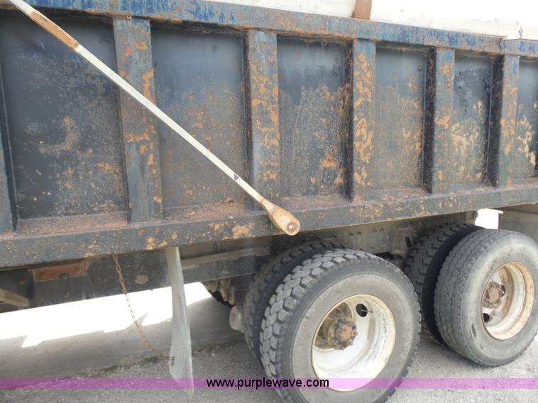 image for item BR9342 2006 International 7400 dump truck