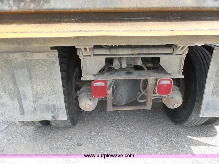 image for item BR9342 2006 International 7400 dump truck