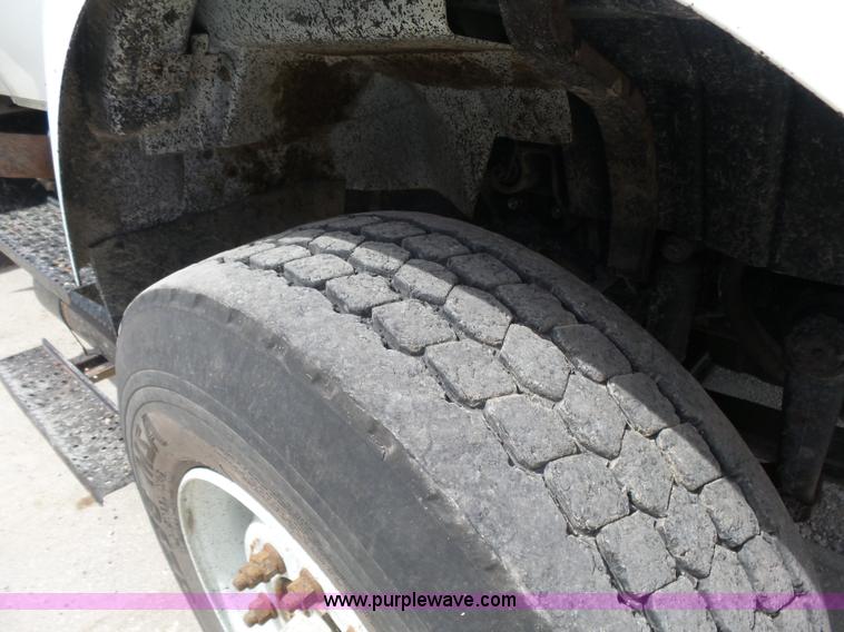 image for item BR9342 2006 International 7400 dump truck