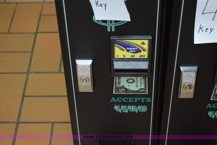 (3) change dispensers in Wichita, KS Item BW9824 sold Purple Wave