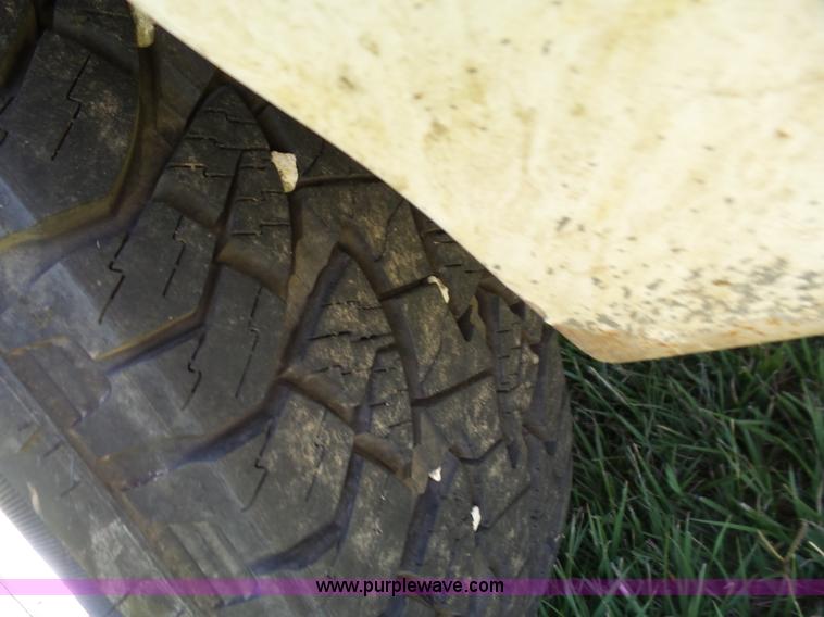 image for item BZ9579 2003 Chevrolet S10 pickup truck