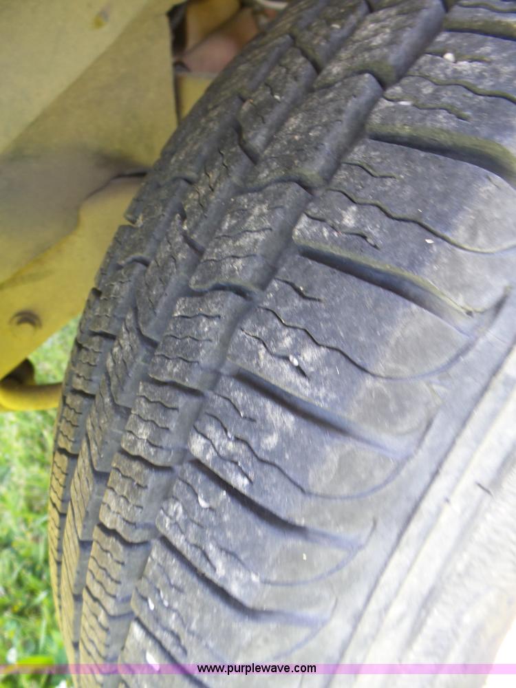 image for item BZ9579 2003 Chevrolet S10 pickup truck