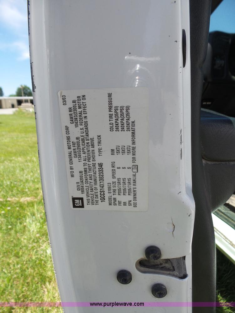 image for item BZ9579 2003 Chevrolet S10 pickup truck